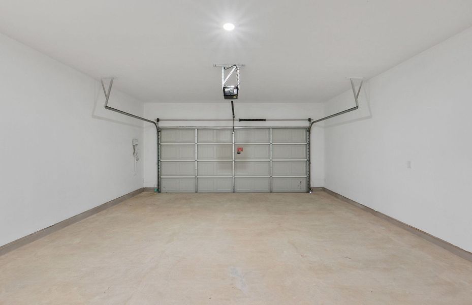 Spacious, unfurnished interior of a new home in Saddleback at Santa Rita Ranch, Liberty Hill (Image 49). Spacious, unfurnished interior of a new home in Saddleback at Santa Rita Ranch, Liberty Hill (Image 49).