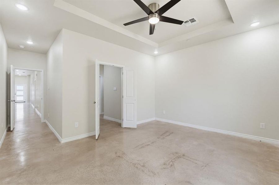 Spacious, unfurnished interior of a new home in , Copperas Cove (Image 19).