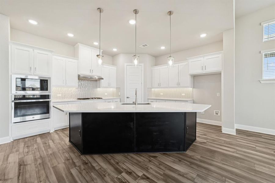 Furnished interior view inside a new home in Mantua Point Classics, Van Alstyne (Image 8). Furnished interior view inside a new home in Mantua Point Classics, Van Alstyne (Image 8).