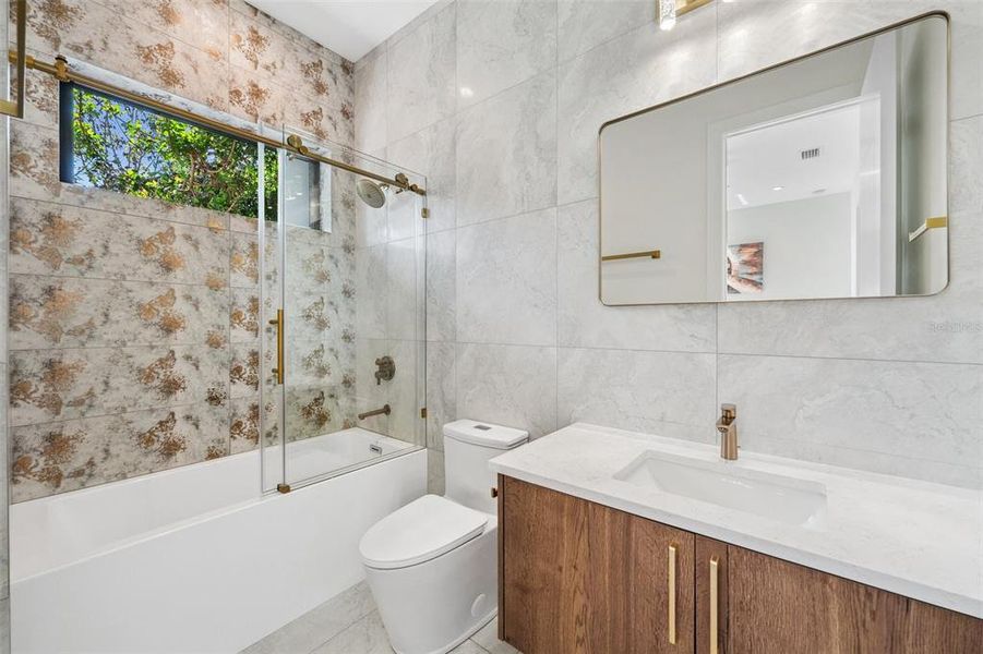 Image 40 of a home in .