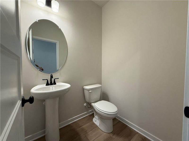 Furnished interior view inside a new home in Ponderosa Farms Manor, Gainesville (Image 8).