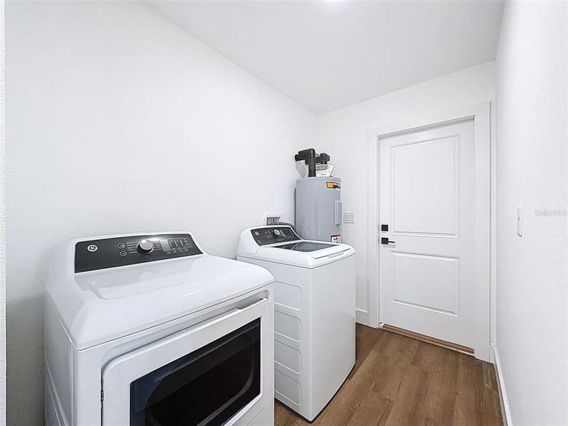 Close-up of interior finishes inside a home in , Weeki Wachee (Image 17).