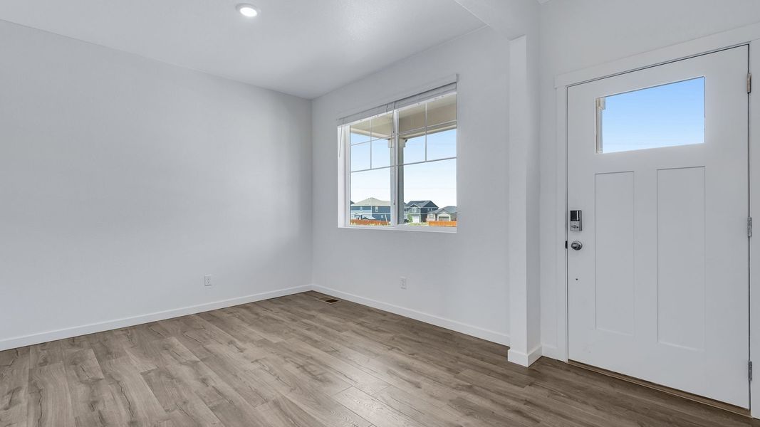 Spacious, unfurnished interior of a new home in Silver Peaks, Lochbuie (Image 16). Spacious, unfurnished interior of a new home in Silver Peaks, Lochbuie (Image 16).