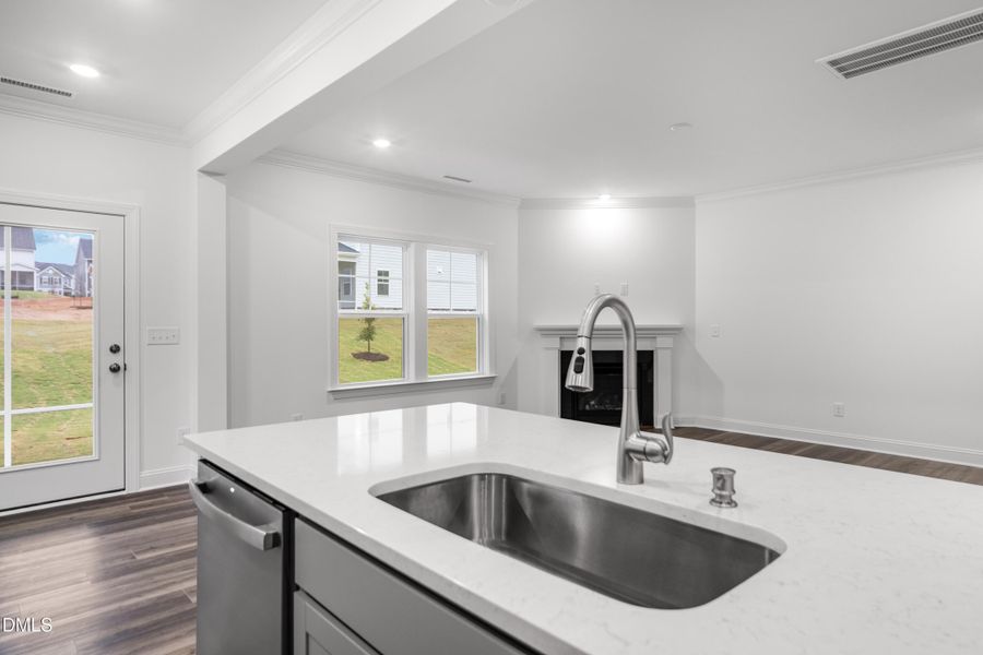 SUN_Stoneriver_Pic_LandrumIII-16