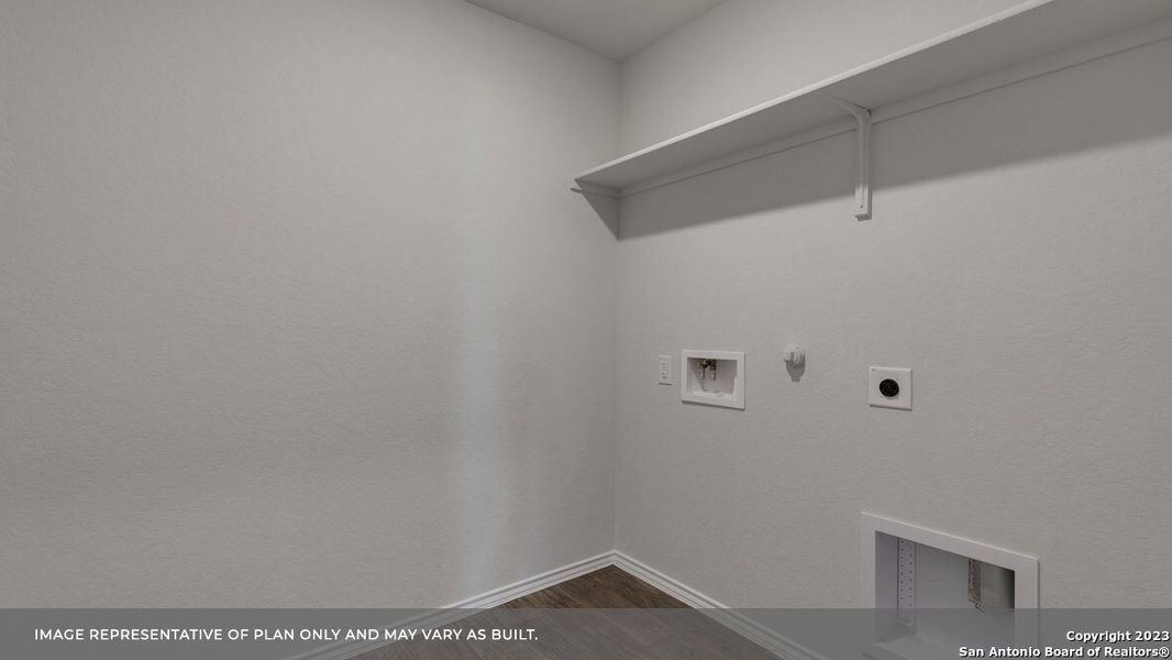 Spacious, unfurnished interior of a new home in Arroyo Ranch, Seguin (Image 18). Spacious, unfurnished interior of a new home in Arroyo Ranch, Seguin (Image 18).