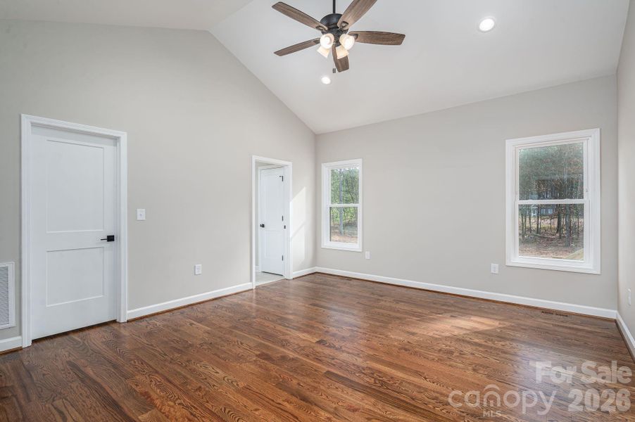 Spacious, unfurnished interior of a new home in , Vale (Image 23).