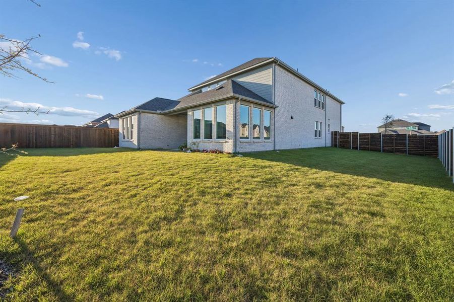 Exterior details and patio area of a home in , Northlake (Image 21).