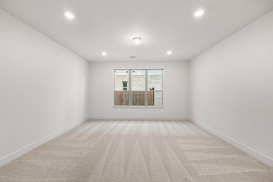 Spacious, unfurnished interior of a new home in Santa Rita Ranch, Liberty Hill (Image 23).