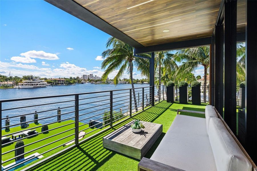 Exterior details and patio area of a home in , Fort Lauderdale (Image 8). Exterior details and patio area of a home in , Fort Lauderdale (Image 8).