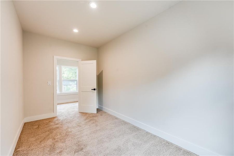Spacious, unfurnished interior of a new home in , Atlanta (Image 18).