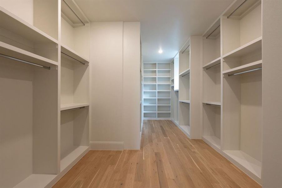 Spacious, unfurnished interior of a new home in , Dallas (Image 20).