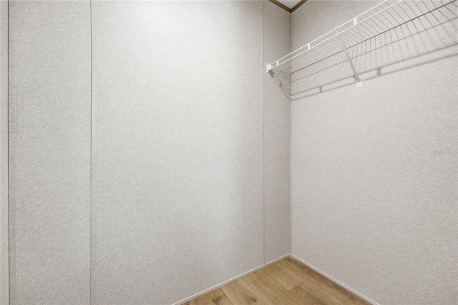 Spacious, unfurnished interior of a new home in , Bronson (Image 27).