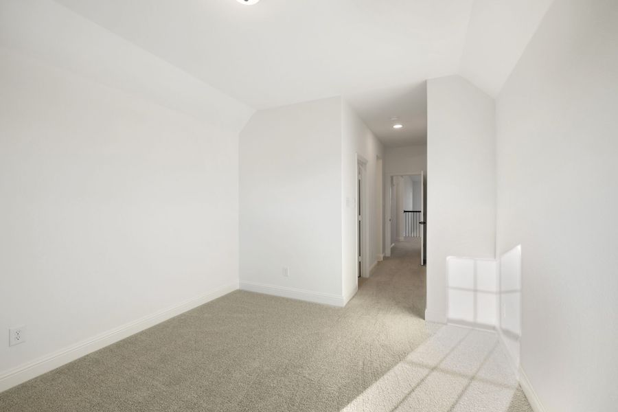 Spacious, unfurnished interior of a new home in Cambridge Crossing, Celina (Image 44).