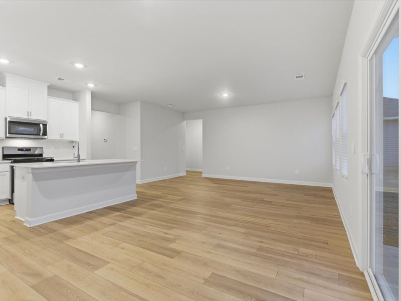 Spacious, unfurnished interior of a new home in Shiloh Valley, Piedmont (Image 12).