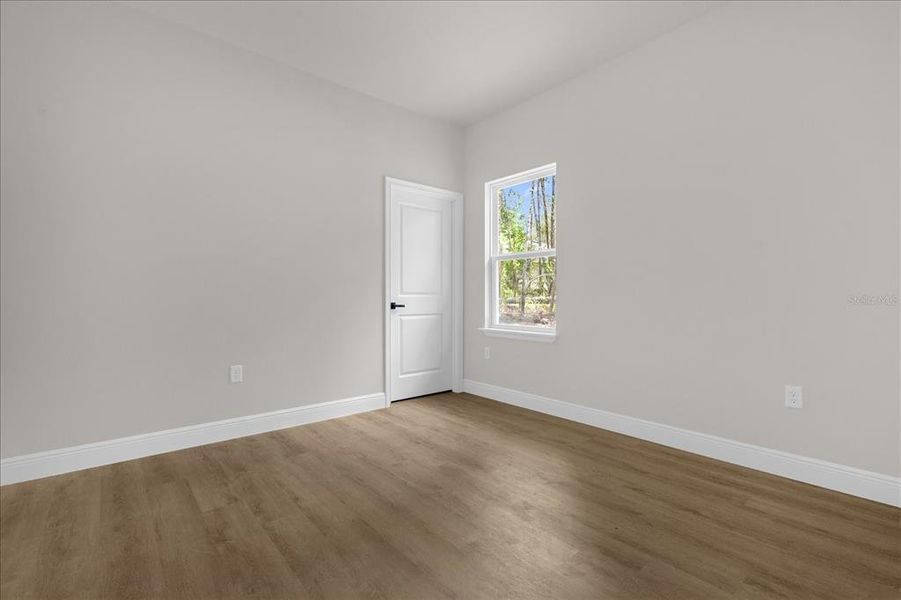 Spacious, unfurnished interior of a new home in , Homosassa (Image 21).