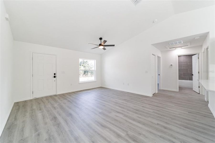 Spacious, unfurnished interior of a new home in , Dunnellon (Image 16).