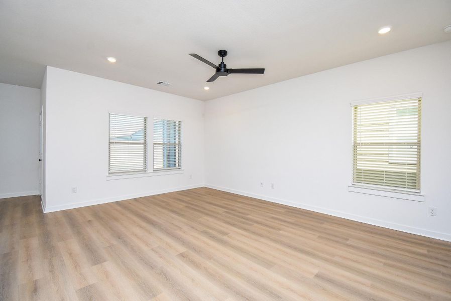 Spacious, unfurnished interior of a new home in Glendale Lakes, Arcola (Image 20).