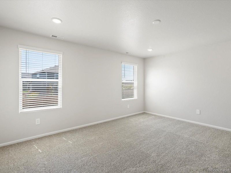 Spacious, unfurnished interior of a new home in Hidden Valley Farm, Severance (Image 17).