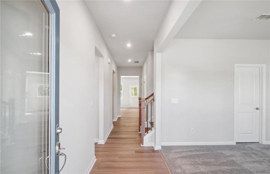 Spacious, unfurnished interior of a new home in Watermist at Mirror Lake, Villa Rica (Image 16).