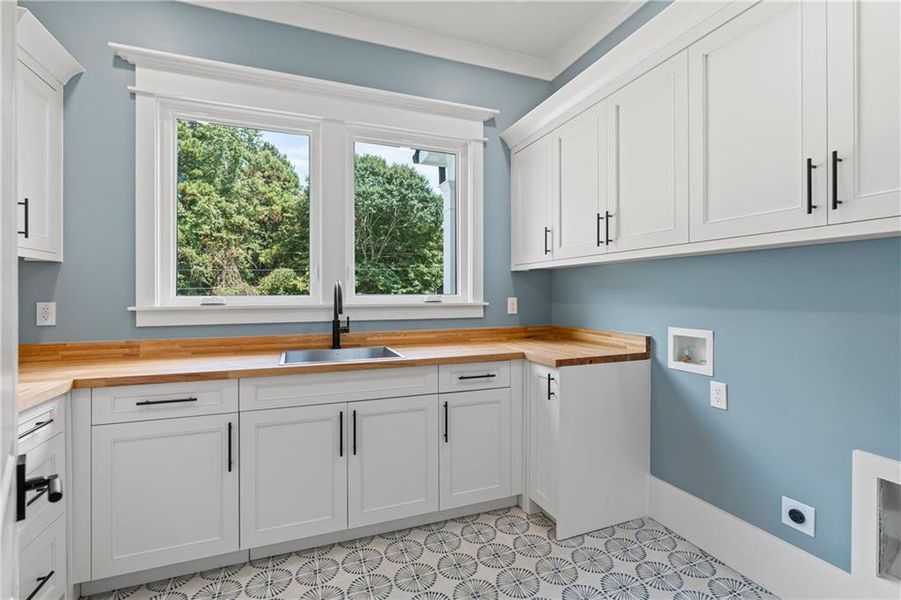 Furnished interior view inside a new home in , Lilburn (Image 14).