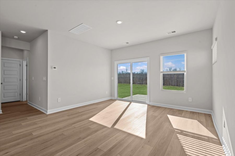 Spacious, unfurnished interior of a new home in Creek Ridge - Heritage Collection, Spartanburg (Image 9).