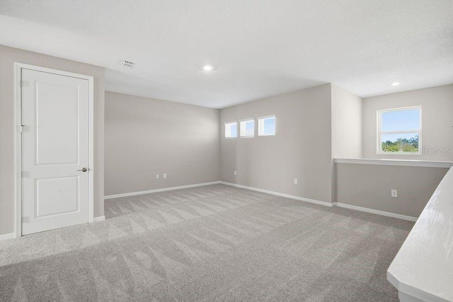 Spacious, unfurnished interior of a new home in Indigo Creek, Apollo Beach (Image 23). Spacious, unfurnished interior of a new home in Indigo Creek, Apollo Beach (Image 23).