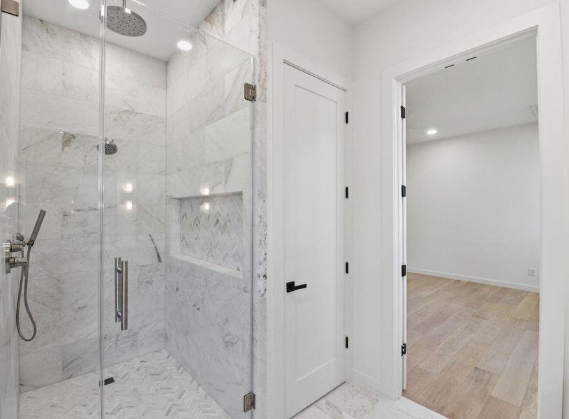 Image 47 of a home in .