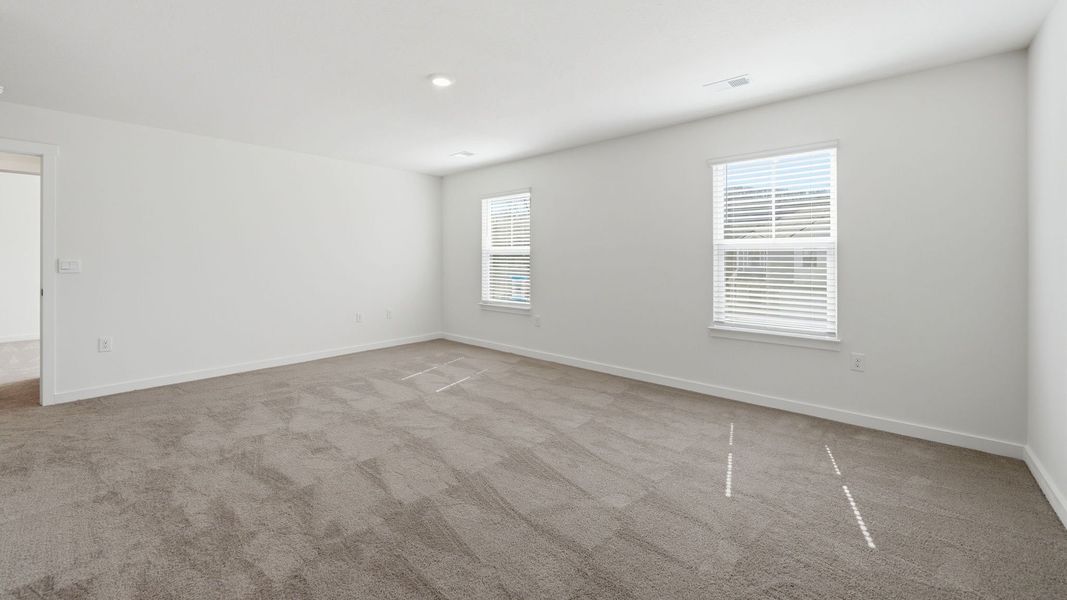 Spacious, unfurnished interior of a new home in Emory Creek, Harriman (Image 25).