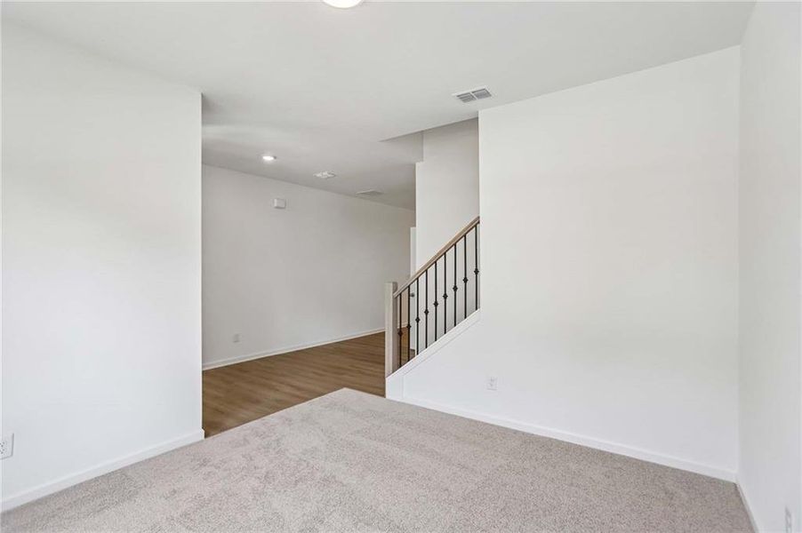Spacious, unfurnished interior of a new home in The Pointe at Heron Bay, Locust Grove (Image 14).