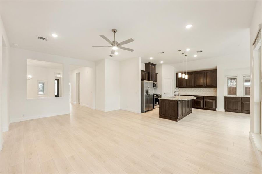 Spacious, unfurnished interior of a new home in Hampton Park, Glenn Heights (Image 34). Spacious, unfurnished interior of a new home in Hampton Park, Glenn Heights (Image 34).