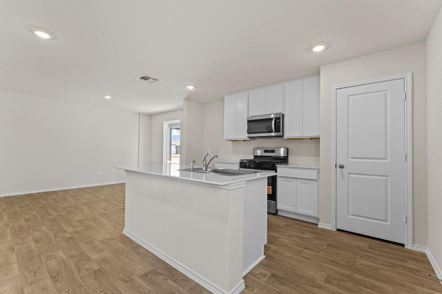 Furnished interior view inside a new home in Sunset Oaks, Maxwell (Image 5). Furnished interior view inside a new home in Sunset Oaks, Maxwell (Image 5).