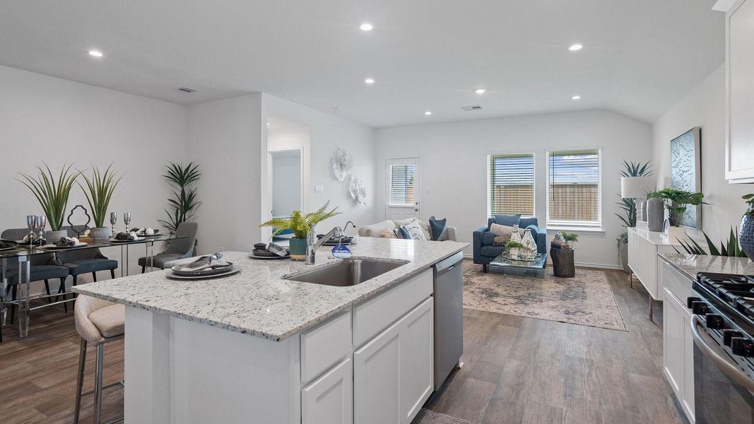 *All images, rooms measurements are approximate. All information, including pricing, is subject to change.