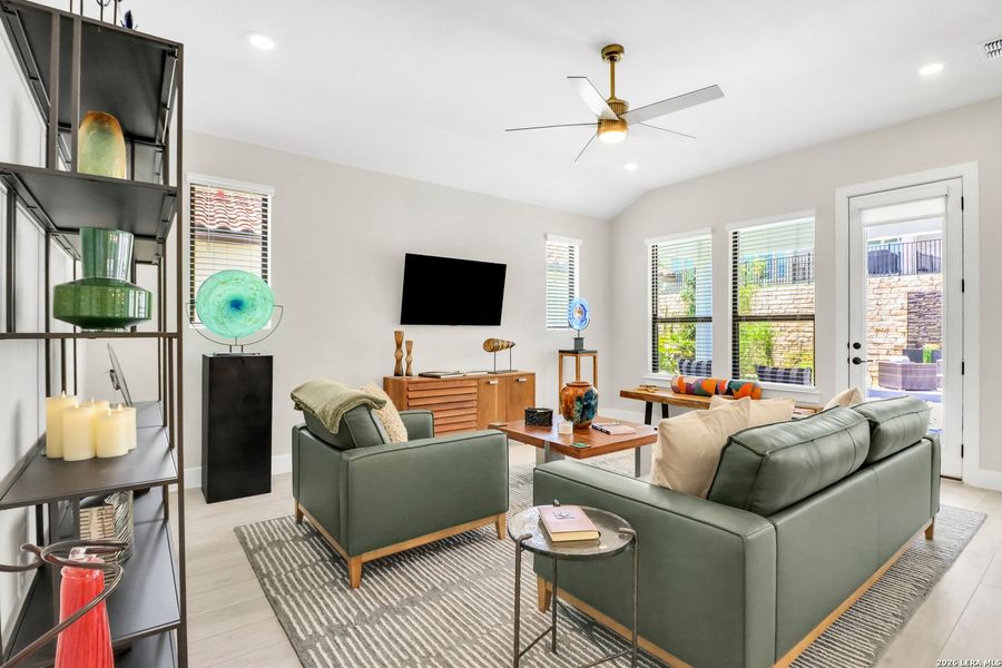 Furnished interior view inside a new home in Kissing Tree, San Marcos (Image 6).