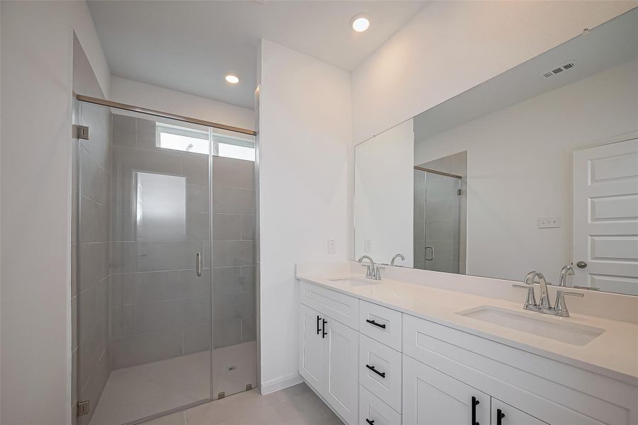 Furnished interior view inside a new home in Eagle Landing, Houston (Image 25). Furnished interior view inside a new home in Eagle Landing, Houston (Image 25).