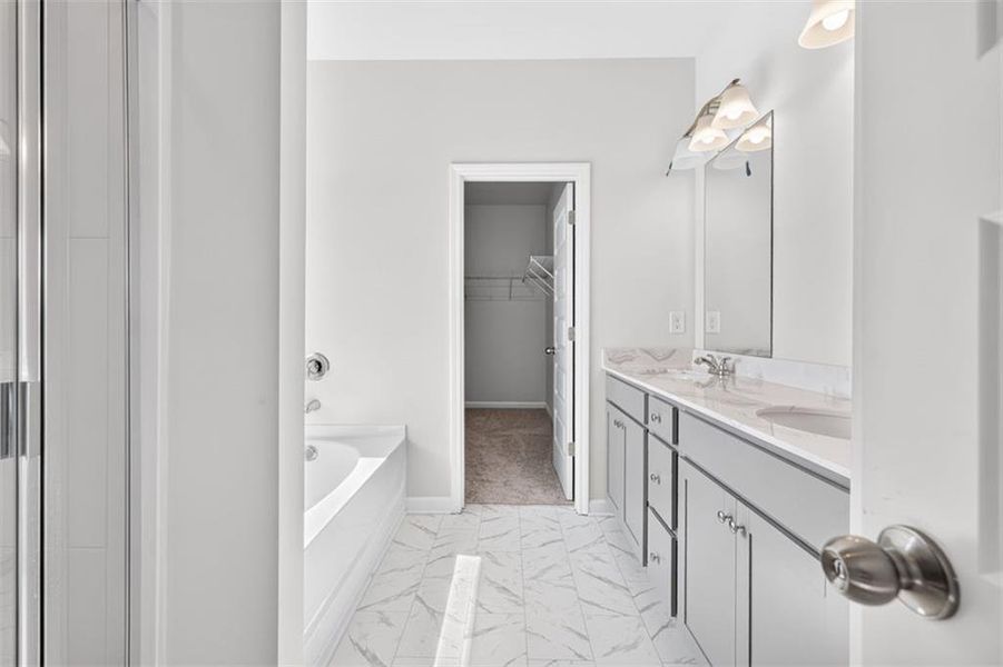 Furnished interior view inside a new home in Oakmont, Dallas (Image 15).