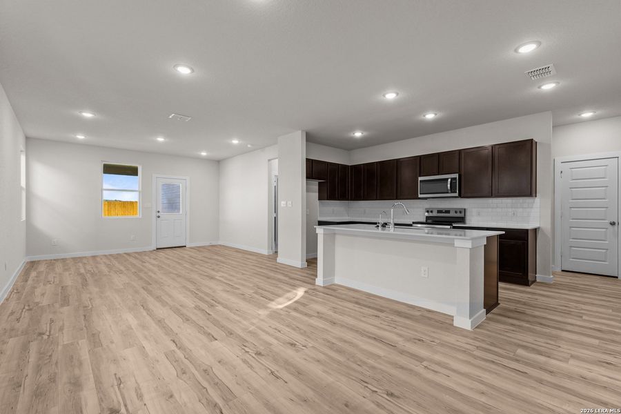 Spacious, unfurnished interior of a new home in Mesa Vista, San Antonio (Image 14). Spacious, unfurnished interior of a new home in Mesa Vista, San Antonio (Image 14).