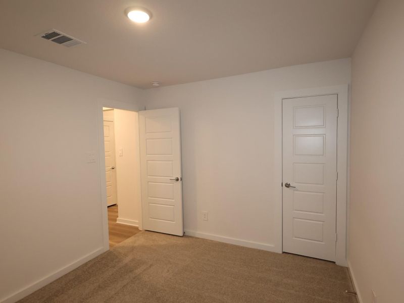 Spacious, unfurnished interior of a new home in Sorella, Tomball (Image 15).