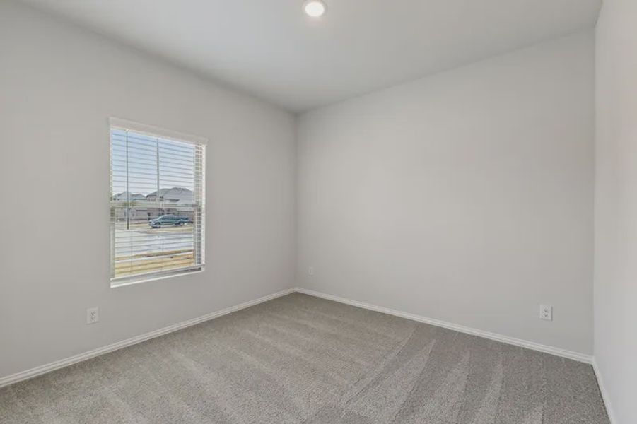 Spacious, unfurnished interior of a new home in Rolling Ridge, Van Alstyne (Image 19).