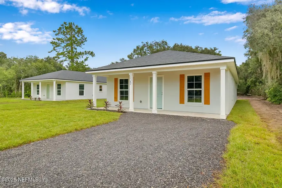 Exterior details and patio area of a home in , East Palatka (Image 2).