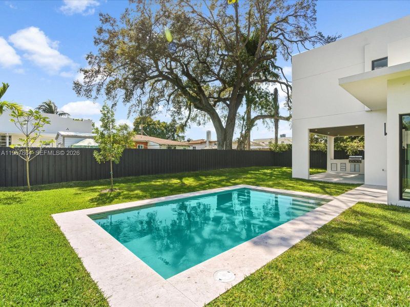 Exterior details and patio area of a home in , Miami (Image 3).