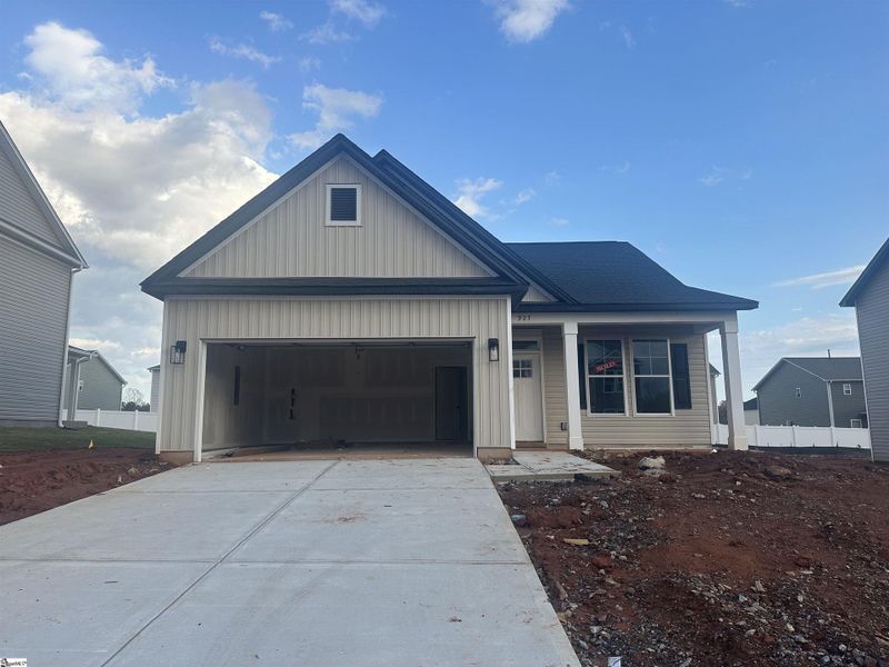 Front exterior of a new home in Shiloh Trail, Wellford, SC, highlighting curb appeal (Image 1). Front exterior of a new home in Shiloh Trail, Wellford, SC, highlighting curb appeal (Image 1).