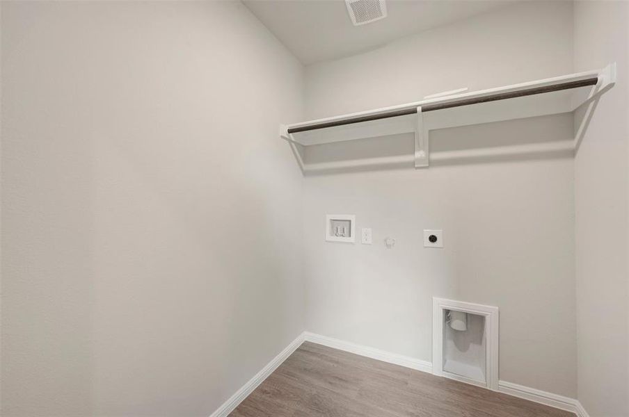 Spacious, unfurnished interior of a new home in Elevon, Lavon (Image 22). Spacious, unfurnished interior of a new home in Elevon, Lavon (Image 22).