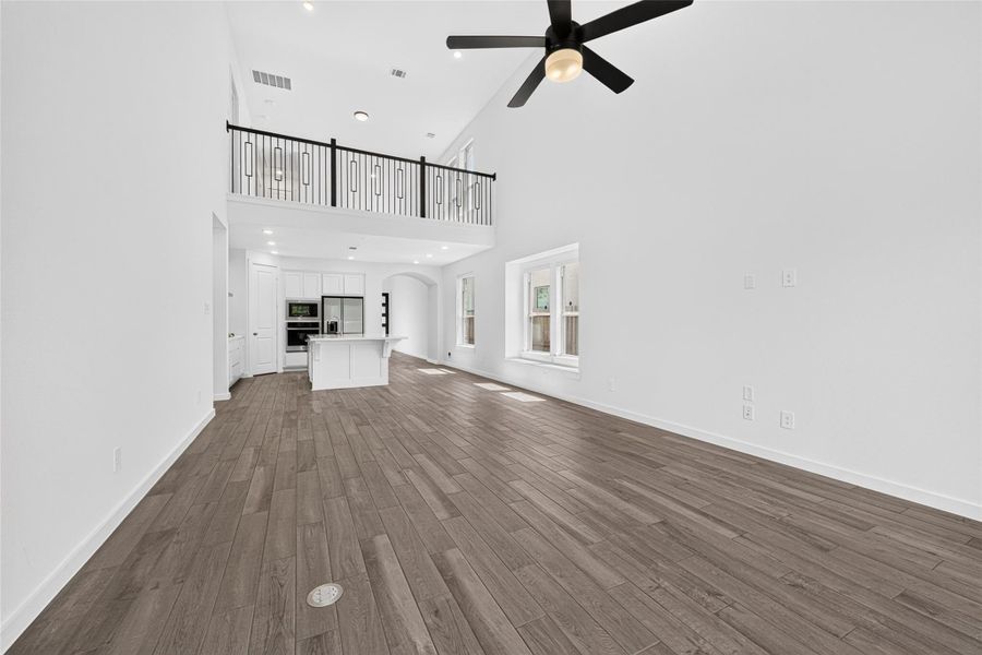 Spacious, unfurnished interior of a new home in Cross Creek Ranch: 40ft. lots, Fulshear (Image 20). Spacious, unfurnished interior of a new home in Cross Creek Ranch: 40ft. lots, Fulshear (Image 20).