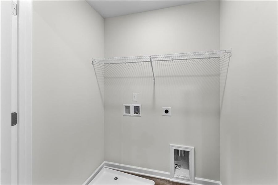 Spacious, unfurnished interior of a new home in The Grove At Mundy Mill, Gainesville (Image 13).