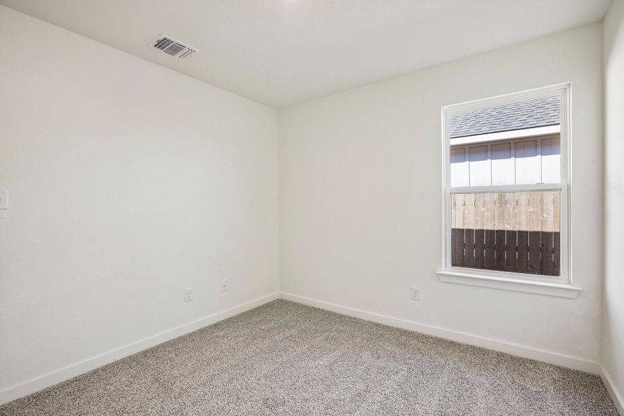 Spacious, unfurnished interior of a new home in Rancho San Gabriel, Georgetown (Image 24).