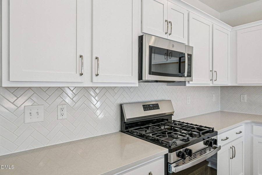 17-web-or-mls-Mirth Ct-S1403-017 17-web-or-mls-Mirth Ct-S1403-017