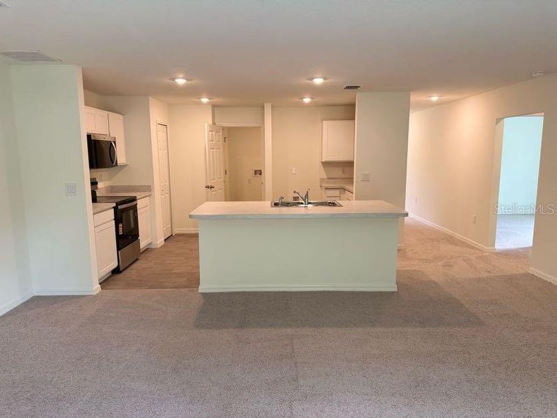 Furnished interior view inside a new home in Citrus Springs, Citrus Springs (Image 7).