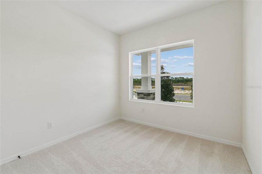 Spacious, unfurnished interior of a new home in Eastlyn, Bradenton (Image 12).