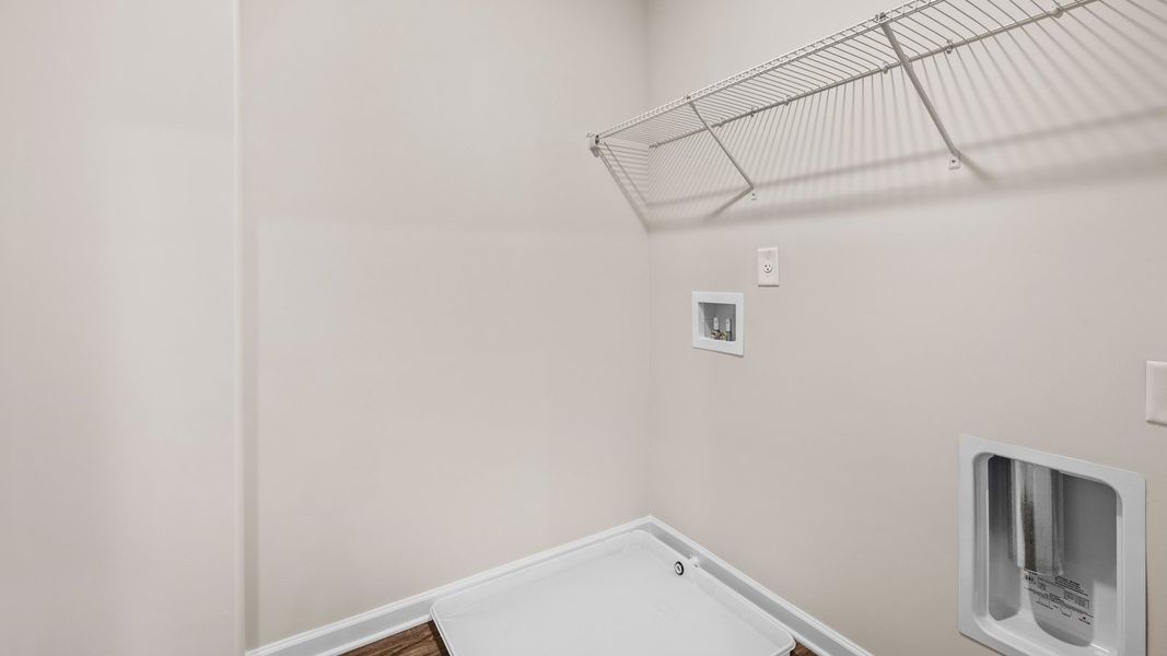 Spacious, unfurnished interior of a new home in Echo Glen, Stockbridge (Image 20).