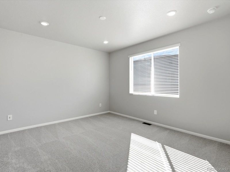 Spacious, unfurnished interior of a new home in , Windsor (Image 18).